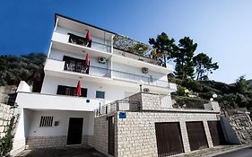 Apartments Verica - 15 M From Beach